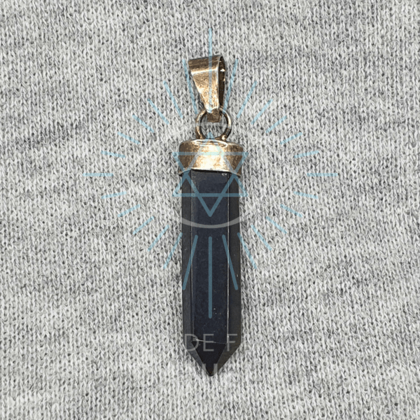 Dije de Obsidiana Negra