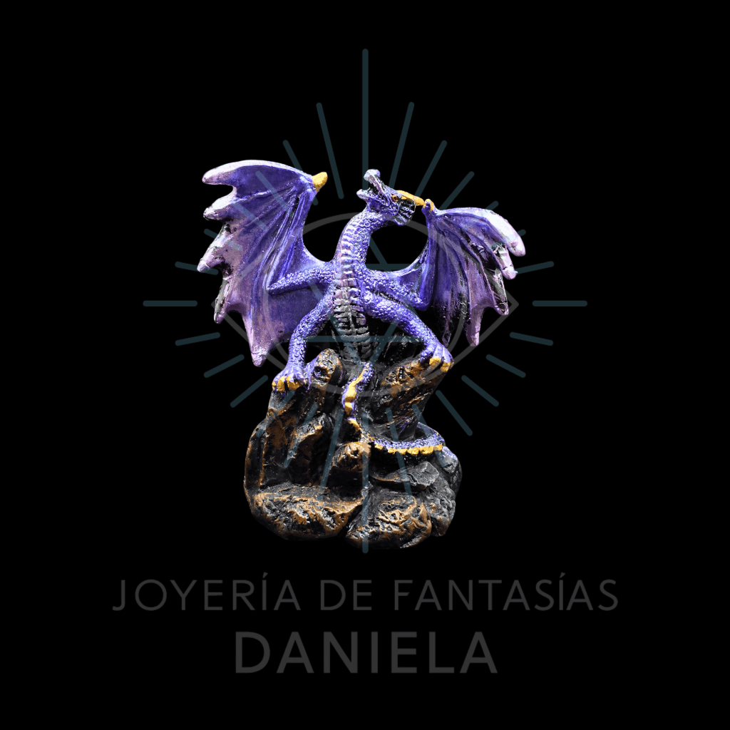 Dragón sobre piedra