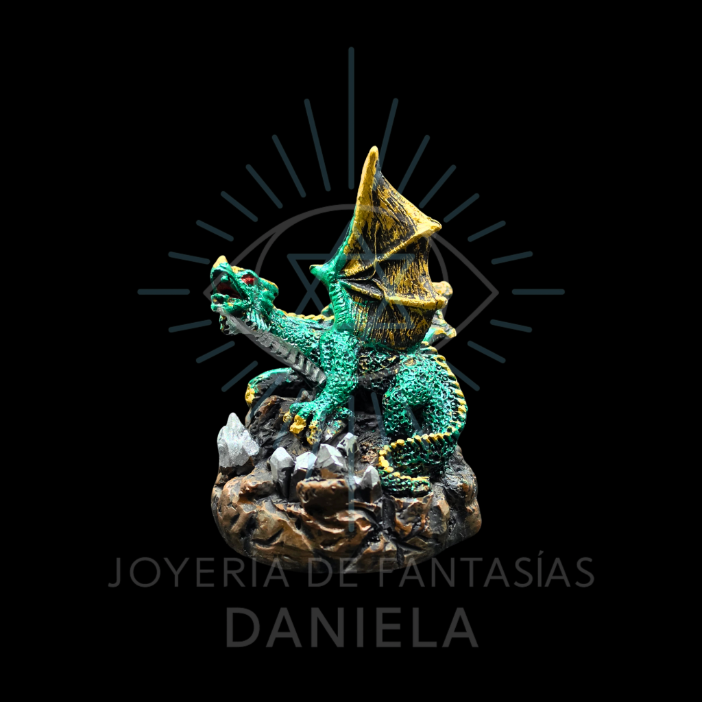 Dragón sobre piedra